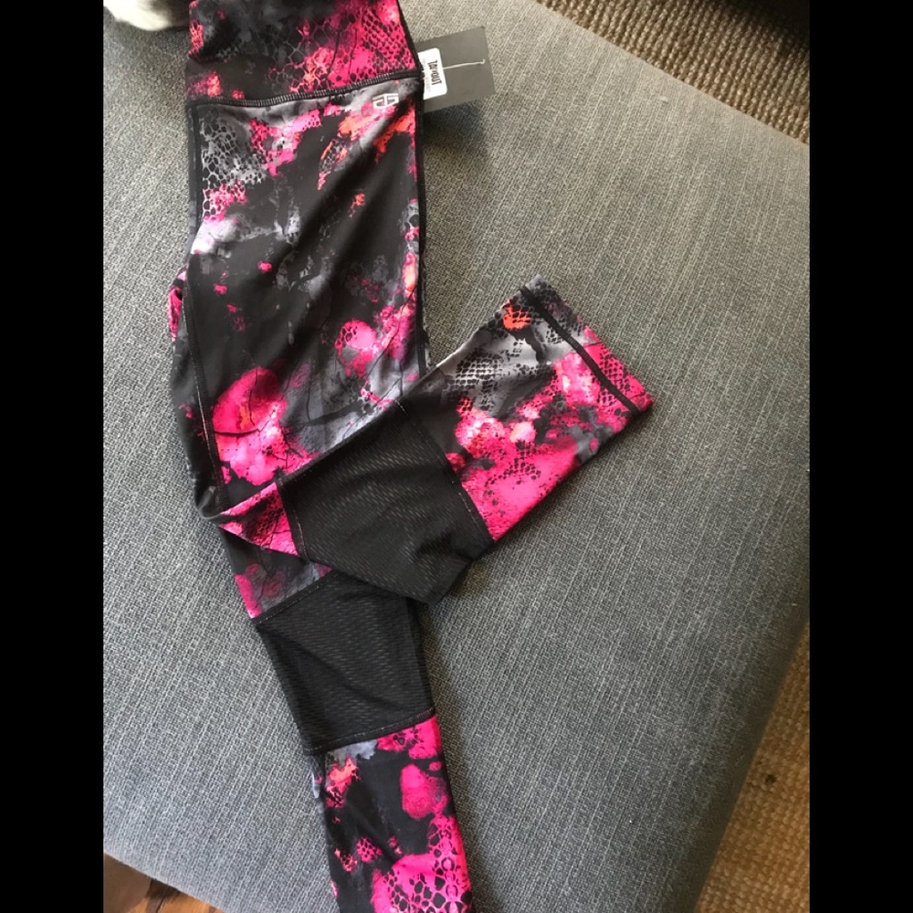 New capri workout pants xs